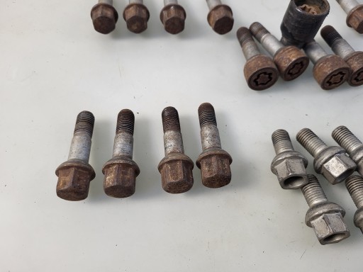 screw screws safety szpilki dojazdowki MERCEDES CLK A209 W209 C209