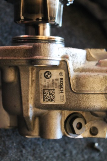 2472. feed pump nozzle BMW 8579230