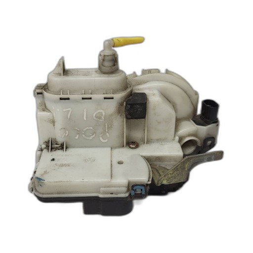 lock door left front Volkswagen Polo 6N2 1.7 SDI 6N2837015E