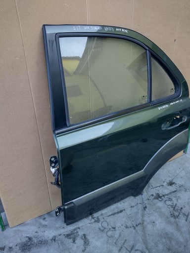 KIA SORENTO and 2003R door left rear part moulding