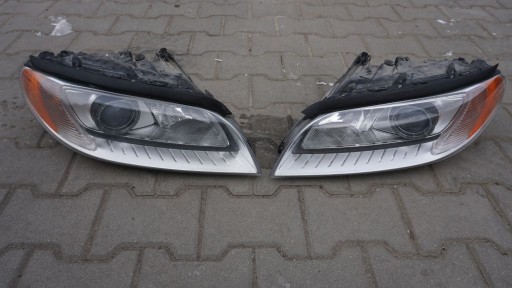 VOLVO S80 V70 XC70 - left right light XENON front