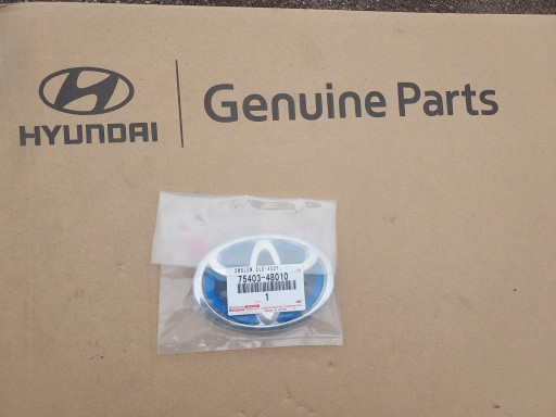 75403-48010 - ЕМБЛЕМА НА ЗАДНІ ДВЕРІ TOYOTA CAMRY/PRIUS 7540348010