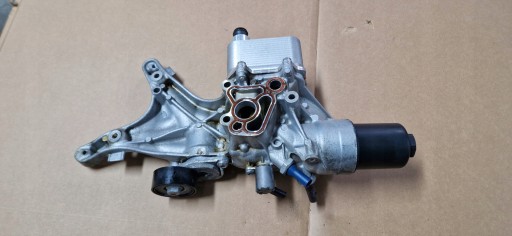 Масляний фільтр основа лапа 06l115401j vw skoda комплект