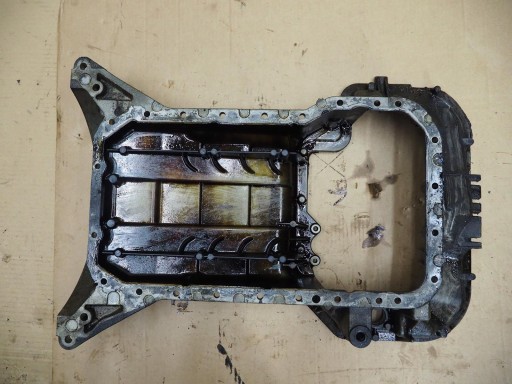 W210 3.2 V6 верхний масляный поддон 1120140502