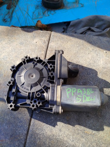 Модуль электродвигателя правого переднего стекла audi a3 8l 8l4959802q