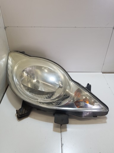 light right front PEUGEOT 107 81110-0H030