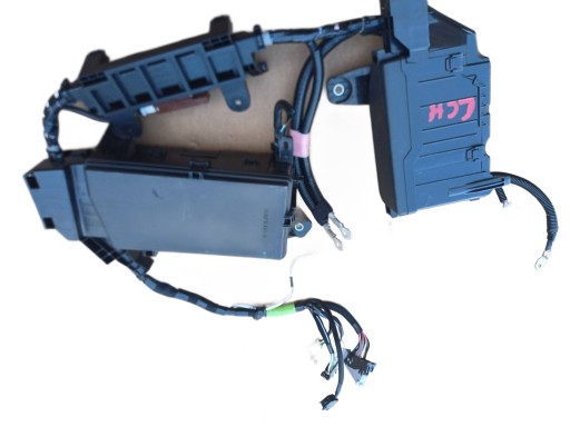 82620-30200 - Lexus lc500 3.5 гибридный дополнительный блок предохранителей