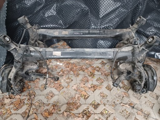 Балка задньої підвіски qashqai 2 j11 kadjar