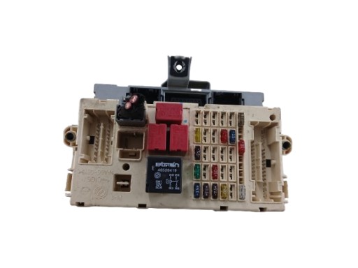 FIAT STILO et 1.9 JTD Module fusibles 51715849