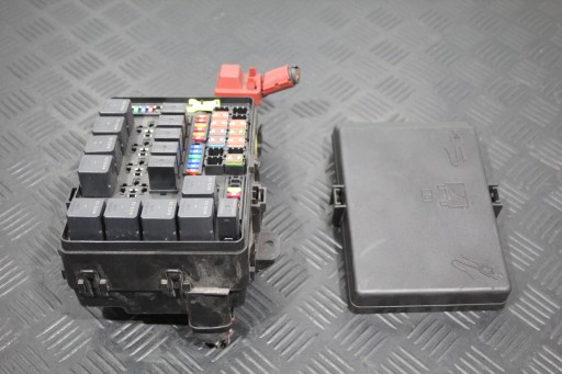 Корпус блока предохранителей levante m161 670035171