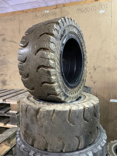 Idguj00001 - Повна шина 200/50-10 Trelleborg для візка