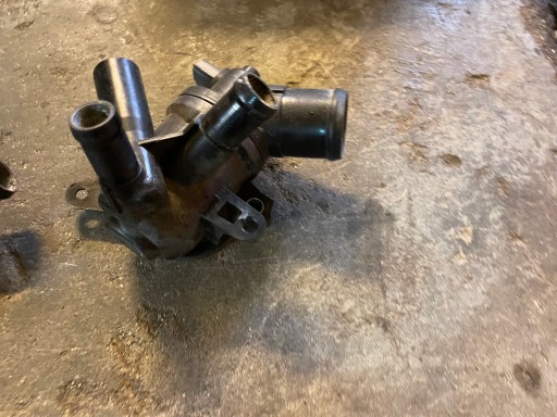 110617089R - NISSAN RENAULT 1.2 TCE 1.2 DIG-T КОРПУС ТЕРМОСТАТА