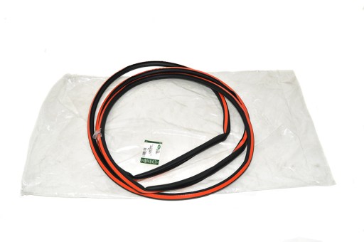 LR013938GEN - Ущільнювач двері передній правий / лівий RR L322