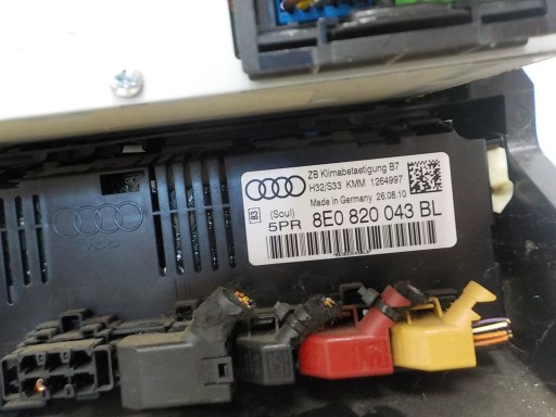 SEAT EXEO RADIO Navigation Korb PANEL 2 DIN 3R0035192