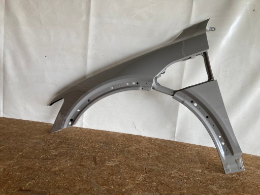 4KE - Audi e-tron 4k спереди слева