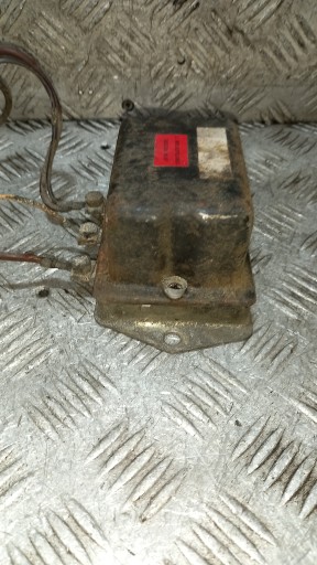 REGULATOR de tension FIAT 126 P