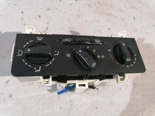 Citroen C2 and control panel air conditioning devices