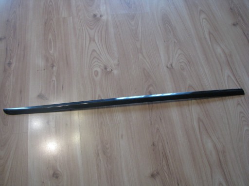 moulding door left front TOYOTA VERSO 09-18r
