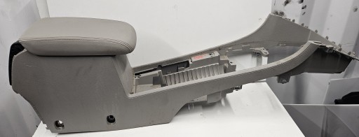 VW Passat B7 USA 2.5B 11- tunel mitte Armlehne