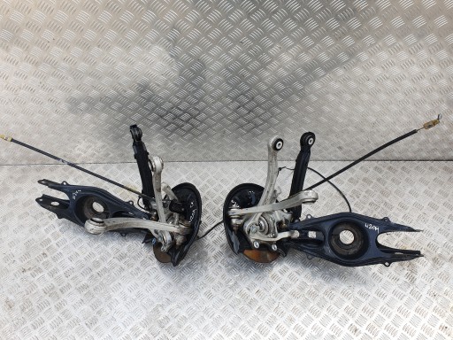 Поворотний важіль задній правий MERCEDES W204 LIFT