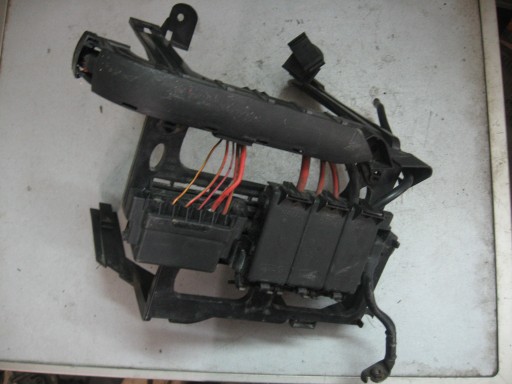 Блок предохранителей polo 9n 5z0915345c 1599392c