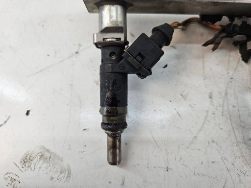 BMW 3 E90 E91 e87 X3 E83 2.0i n46b20by 7506158 injector of the fuel
