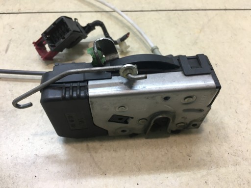 lock door right front ZAFIRA A 24444017 8 PIN