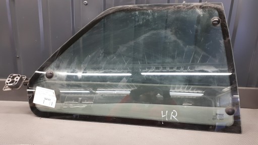 Кузовне скло відкидний правий задній Renault R19