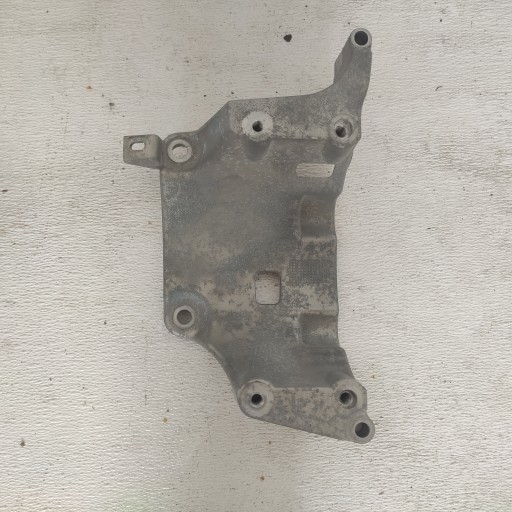 VOLVO XC60 II 2022 2.0D B4 MILD-HYBRID console holder alternator