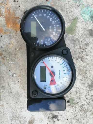 456yhert7yt5d - GSXR SRAD 600 счетчик часы