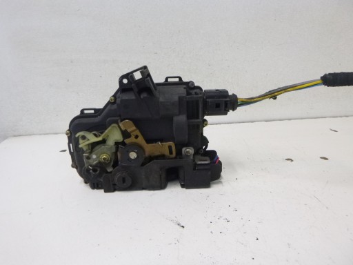 lock door rear part left Skoda Octavia 2001