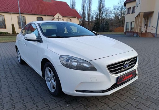 Volvo V40 II Cross Country D2 115KM 2012