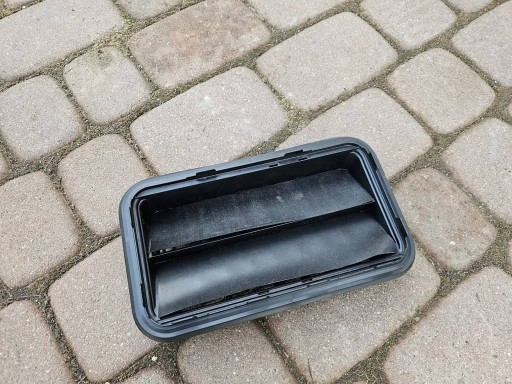 grid wentylacyjna dekompresyjna 62931-12330 Toyota Highlander XU70