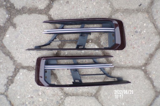 4N0807679A - Решетка бампера Audi A8 D5 4N0 SHIRAZ RED METTALIC