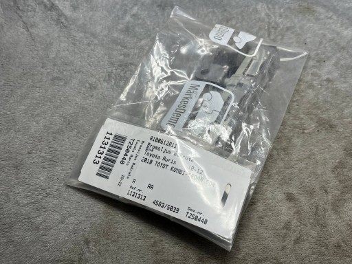 Trzecie light stop Toyota Auris 150 8100612011 !J