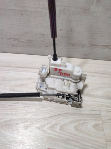 Fiat Tipo 2018 front side right lock door przednich