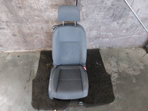 seat right front VOLKSWAGEN GOLF V HB 3D