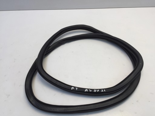 8Y4833721 - AUDI A3 8Y уплотнительная дверь задний правый корпус