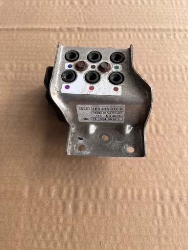 4E0616014B, 4E0616014B - Распределитель воздуха подвески audi a8 d3