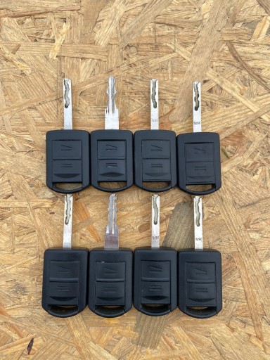 985602b - КЛЮЧ-БРЕЛОК OPEL CORSA C COMBO MERIVA TIGRA 8669