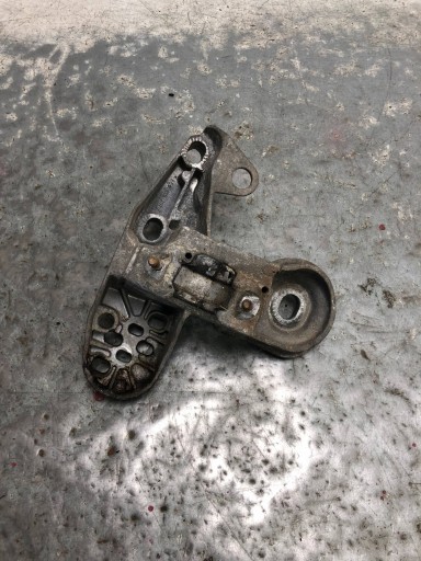 holder engine mount AUDI A4 B7 8E0199351F