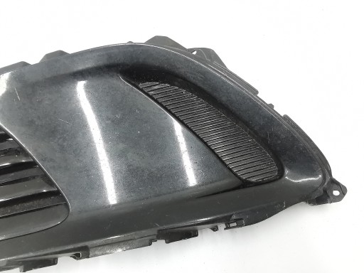 grid frame spoiler of a bumper left front TOYOTA AURIS II LIFT 81482-02580