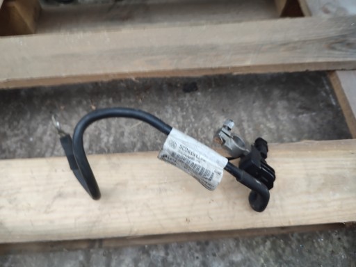 minus clamp Volkswagen Jetta VI 5C0915181A