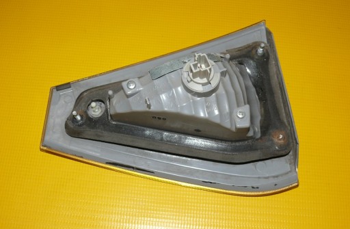 světlo do kapoty levý záď SUBARU IMPREZA III 3 XV HATCHBACK 07-11r.