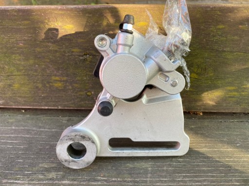 Z768-2F - Тормозной суппорт задний SWM RS125R SWM 125