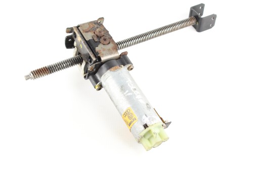 3B0959761AC - МОТОР РЕГУЛИРОВКИ СИДЕНЬЯ ПРАВЫЙ LEON И TOLEDO II