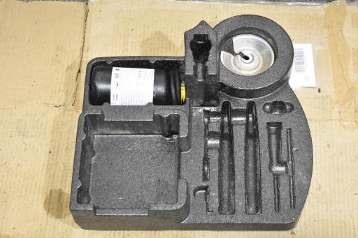 polystirene boot mandatory vehicle equipment WKLAD VW TOUAREG III 1