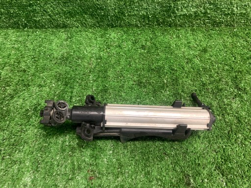pompe lave glaces buse feux gauche avant VOLVO S60 FORD C-MAX MK3 308457