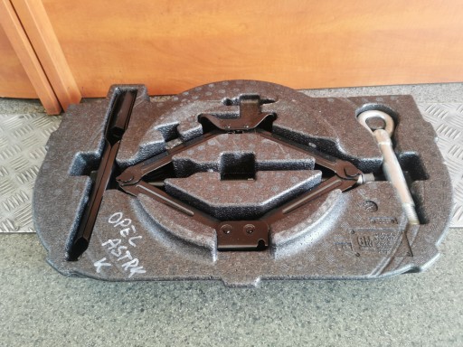 ВСТАВКА БАГАЖНИКА РЫЧАГ УШКА OPEL ASTRA K