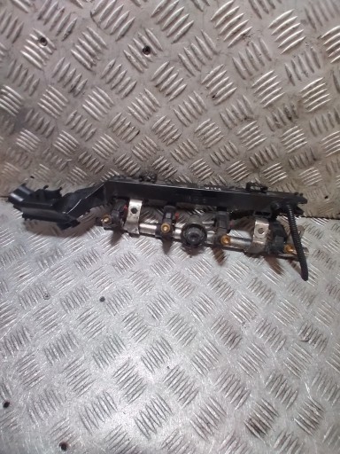 Rampe injection MINI COOPER ONE 1.6 B 04891337AB